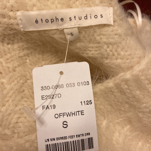 Sweater New with tag - Picture 3 of 3